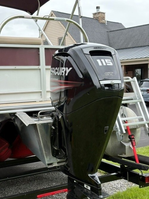 2019 BERKSHIRE 22 CTS PONTOON BOAT W/ MERCURY 115 HP O/B W/ YACHT CLUB DOUBLE AXLE TRAILER