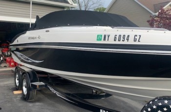 2008 RINKER 226 CAPTIVA W/ 5.0 L MERCRUISER I/O W/ TRAILMASTER TADEM AXLE TRAILER