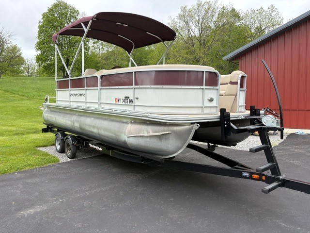 2019 BERKSHIRE 22 CTS PONTOON BOAT W/ MERCURY 115 HP O/B W/ YACHT CLUB DOUBLE AXLE TRAILER