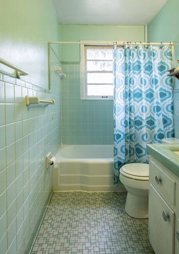 How To Update Old Bathroom Tile Everything Bathroom 