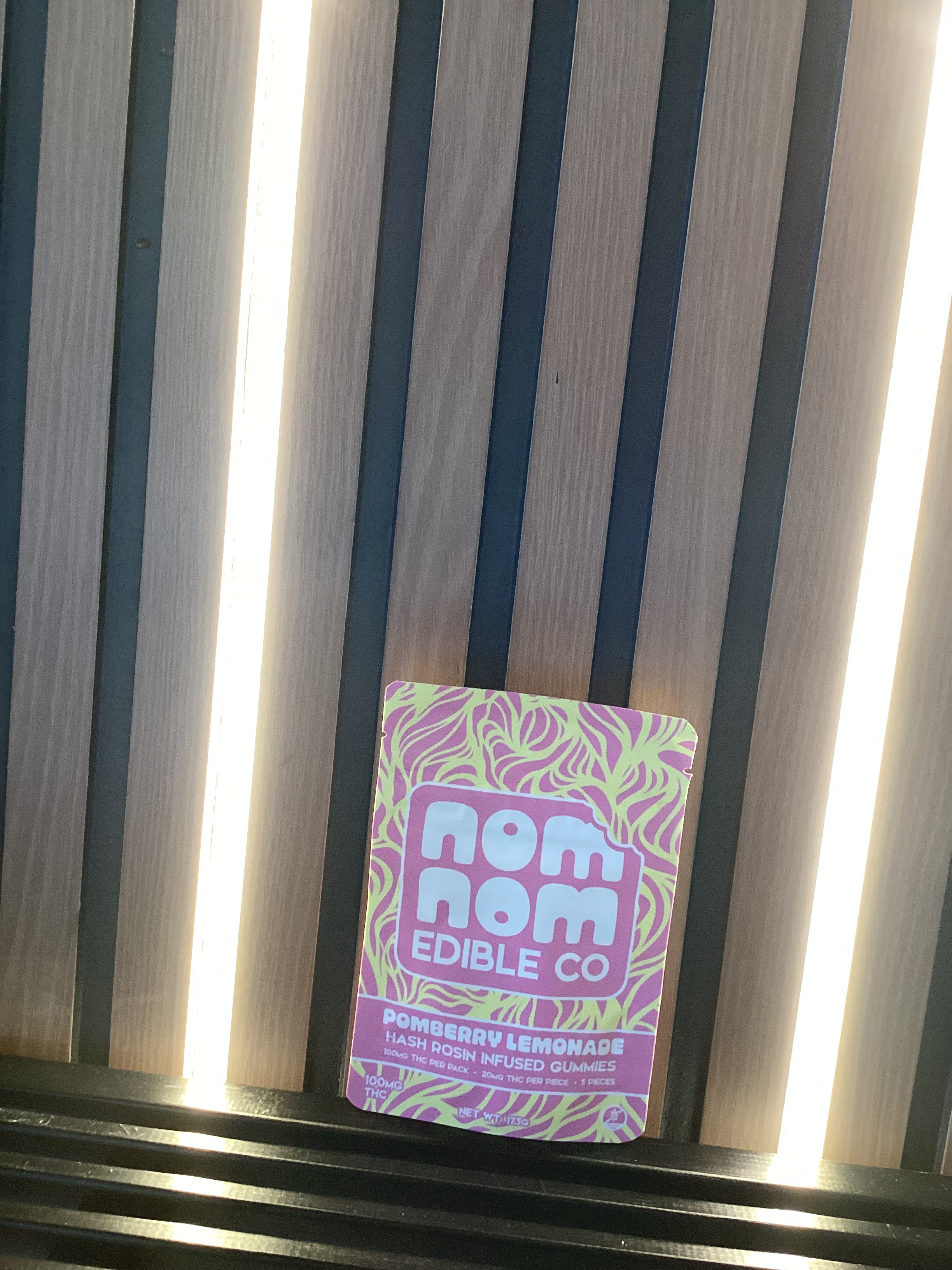 nom nom Pomberry Lemonade Hash Rosin Infused 100mg THC 5 Pack Gummies