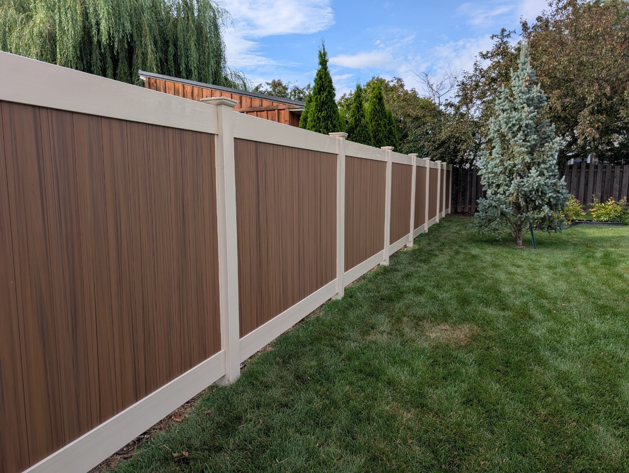 Why Vinyl Fencing Is the Top Choice for Homeowners in New York