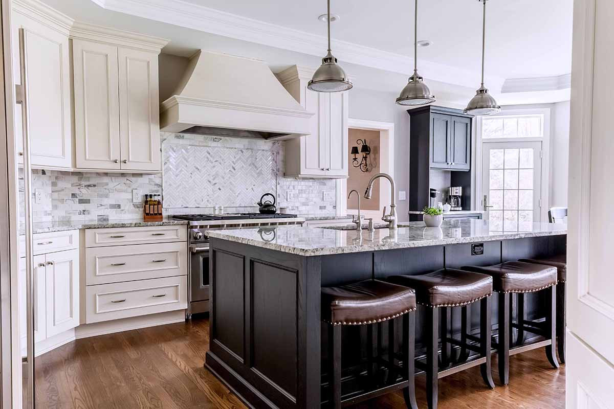 Warm American Classic Kitchen In Pittsford NY | Concept II