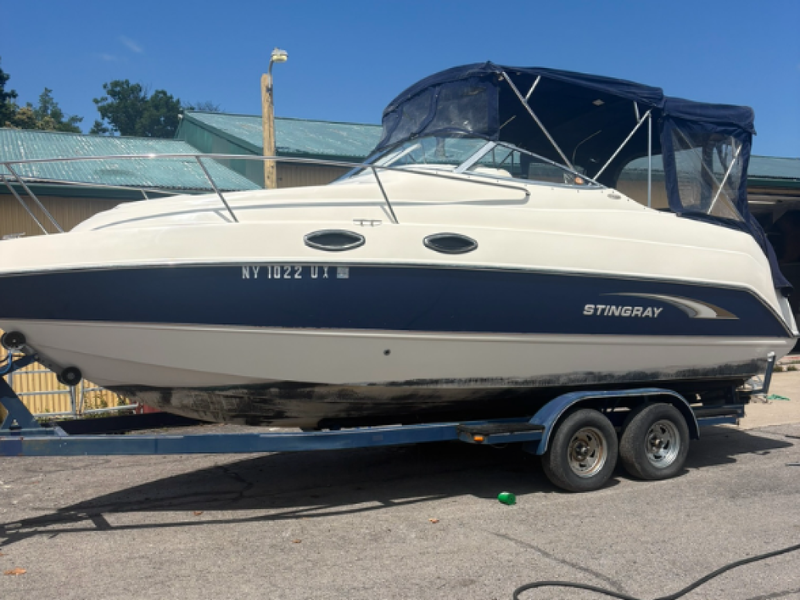 2002 Stingray 240 Cs with 2004 Sealion trailer