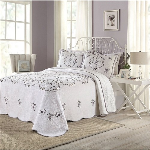 Queen Size White 100% Cotton Bedspread with Scalloped Edges and Floral Print Embroidery