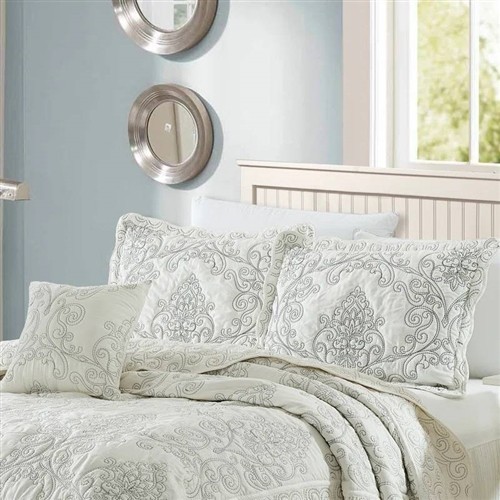 Queen Size Antique White Damask Embroidered Oversized 4 Pc Bedspread Set