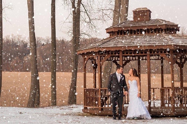 wedding couple picture at glendoveers gazebo