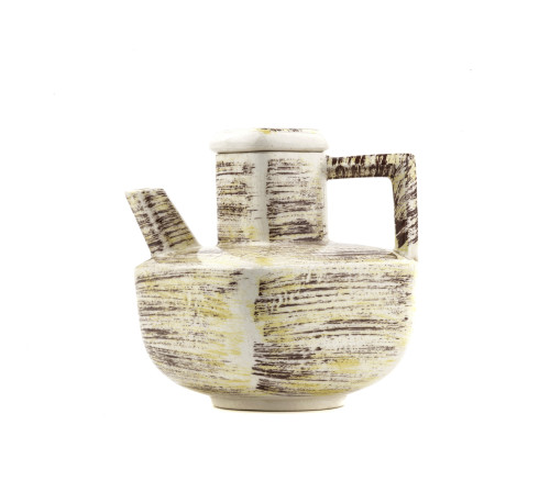 A Ceramic Retro Vintage Teapot Kitchen Decor